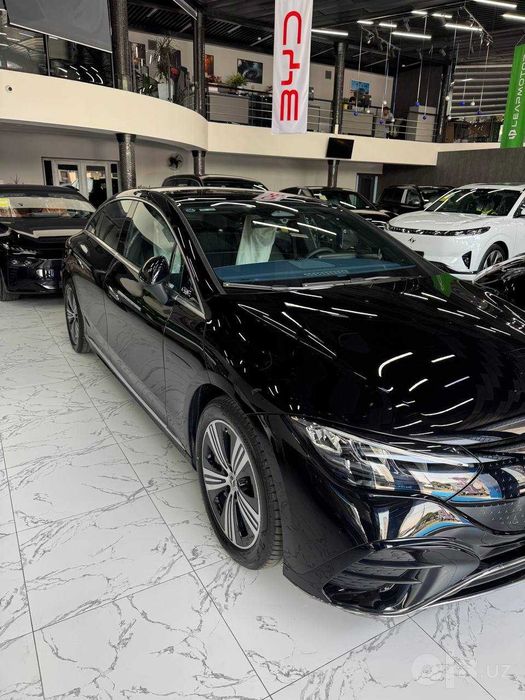 Mersedens benz eqe 500 v nalichii 4wd 680 km zapas