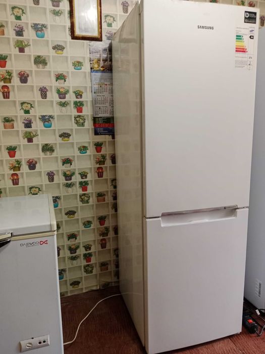 Продам холодильник Samsung