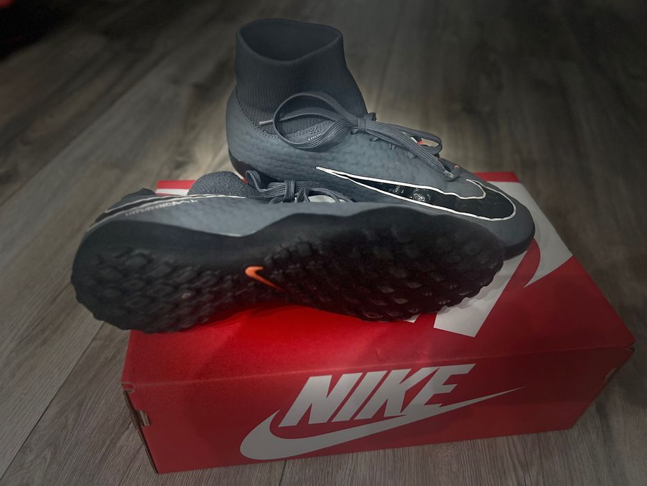 Обувки за футбол NIKE