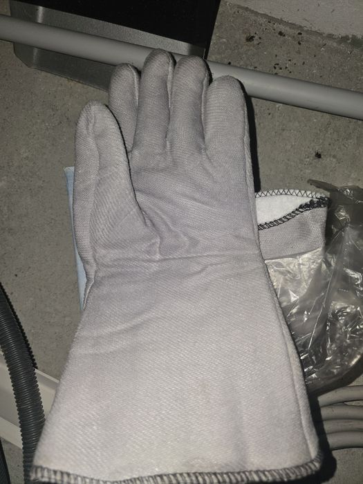 Manusi termorezistente