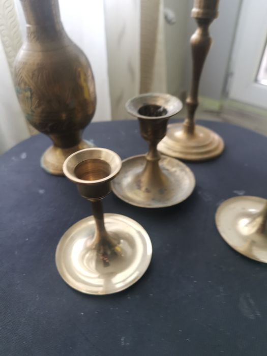 Месингови свещници и ваза