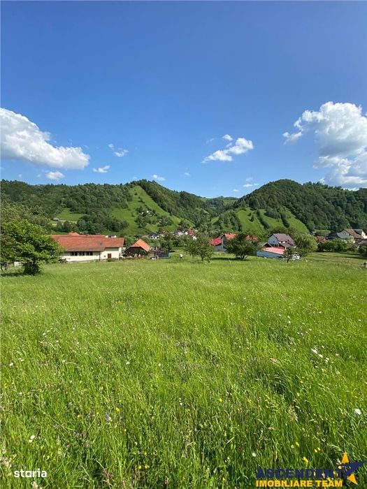 Teren 1.450 mp intravilan, la DN, cu priveliste de carte postala, Bran