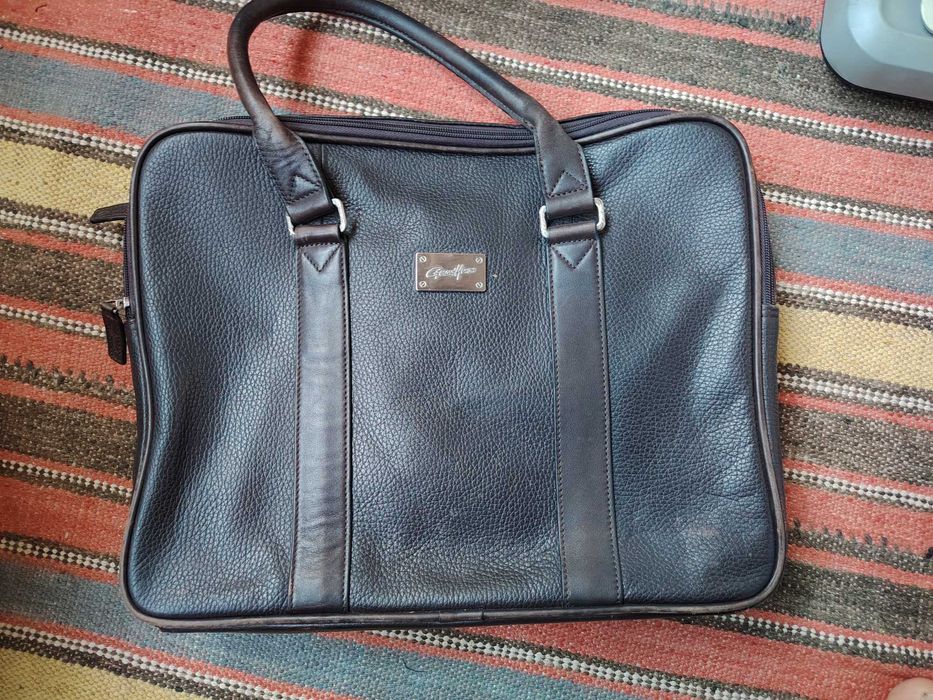 Сумка кожанная и для документов  ноутбука