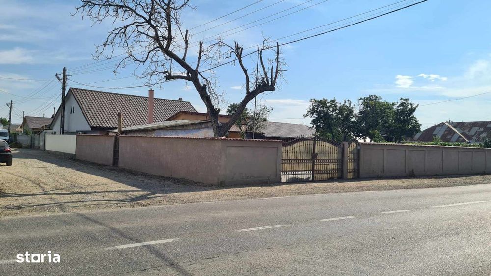 Teren Adjudu Vechi cu deschidere la soseaua Barladului