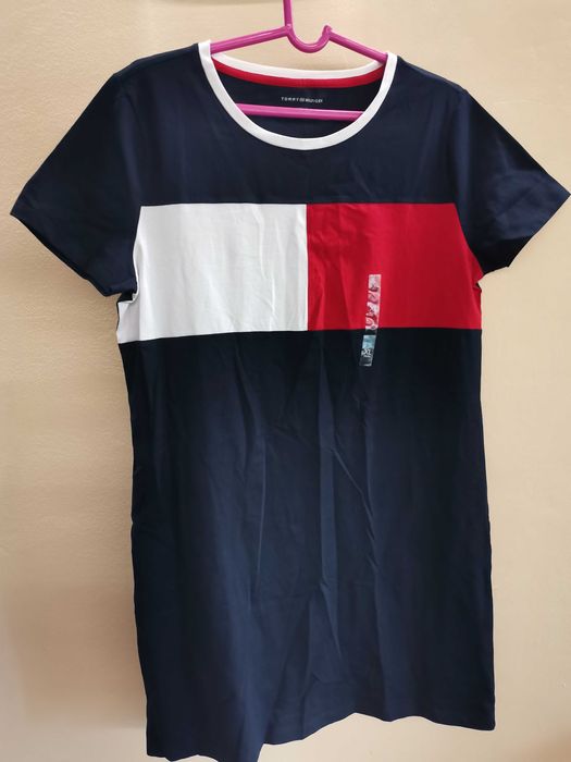 Дамска рокля много добро качество