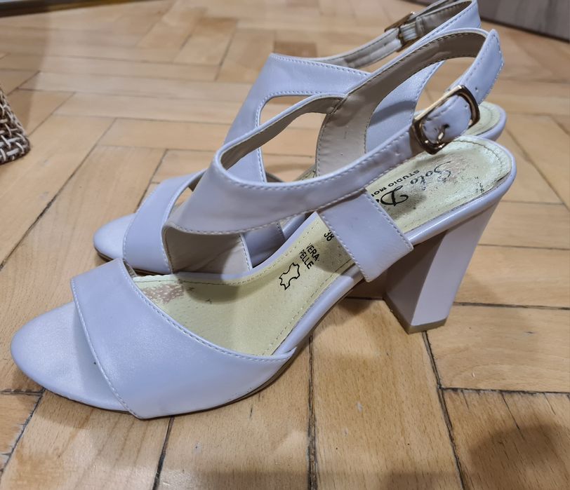 Sandale de piele cu toc