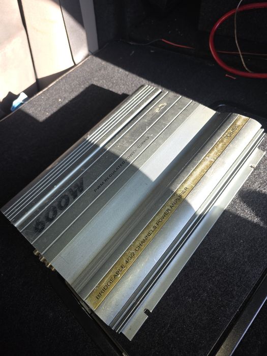 Vand subwoofer auto +statie