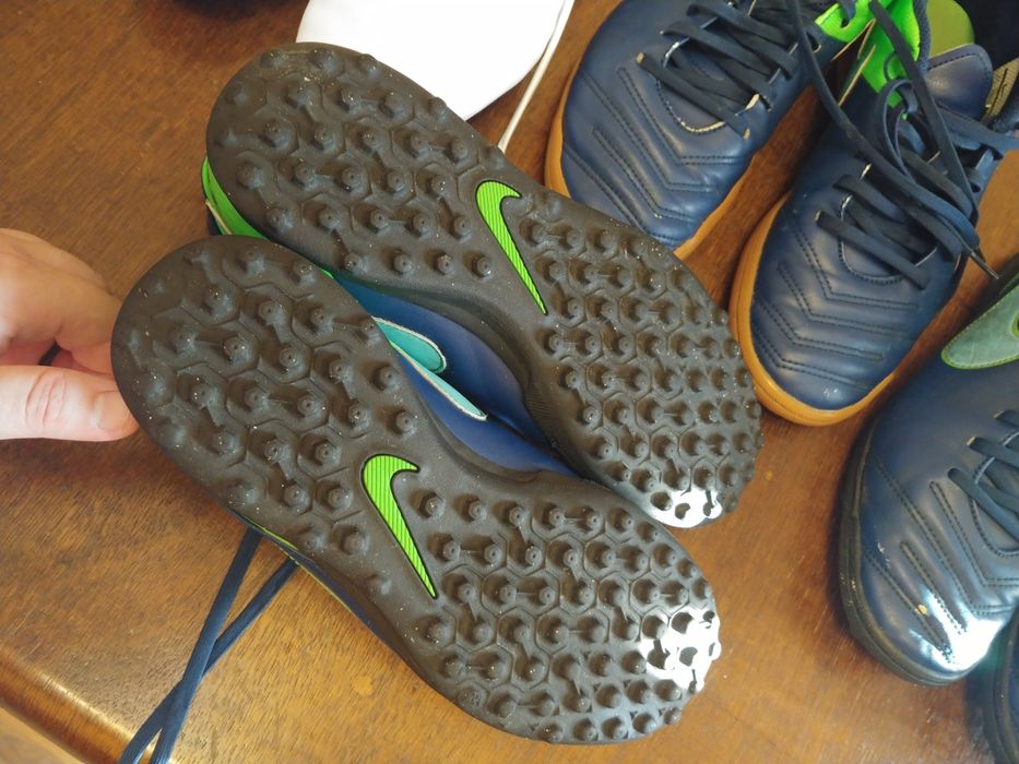 2 perechi Nike Tiempox marime 41 incaltaminte fotbal sintetic