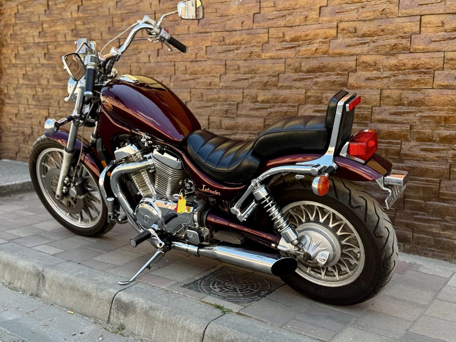 Suzuki Intruder VS 700