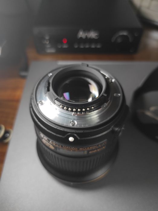 Продавам обектив Nikon AF-S Nikkor 20mm f/1.8G ED