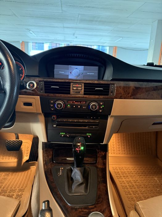 BMW 330D/KEYLESS/M пакет/Навигация