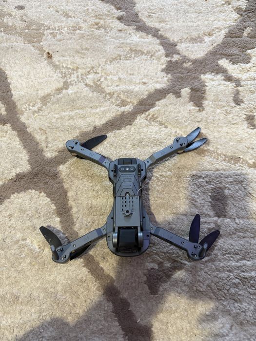 Сгъваем дрон с камера