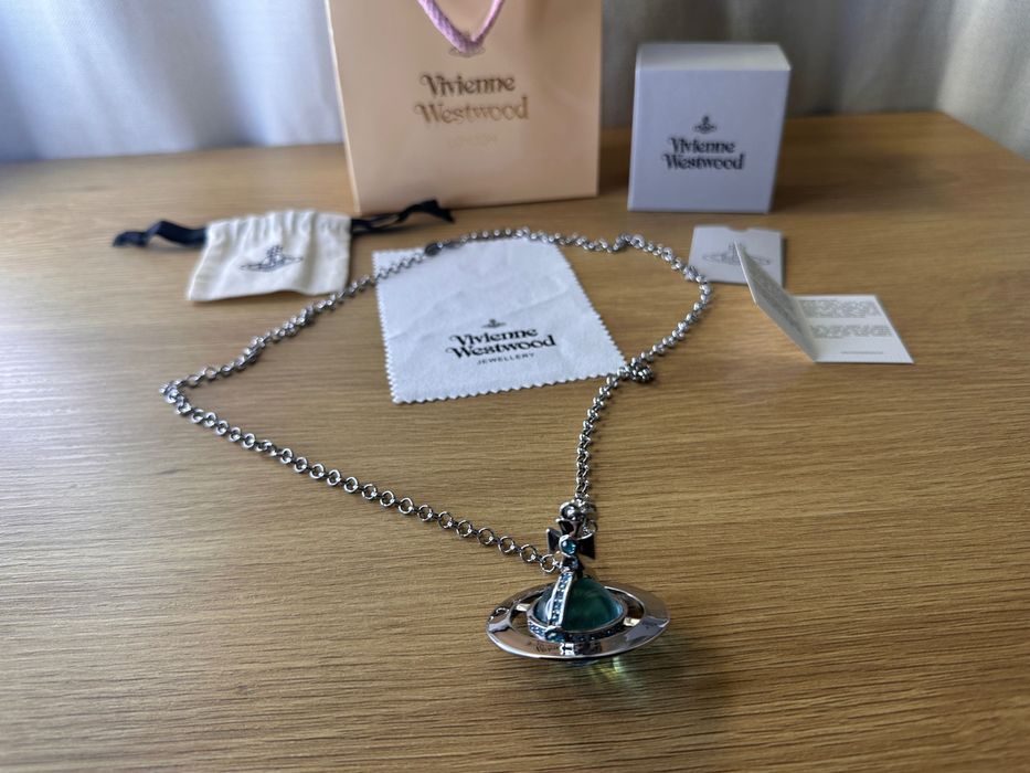 Colier Vivienne Westwood ”world’s end orb”bilă turcoaz, argintiu mediu