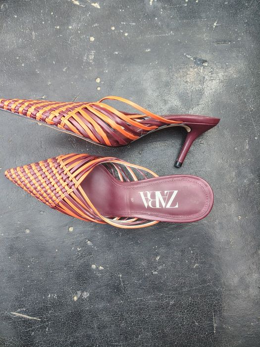 Продам босоножки zara