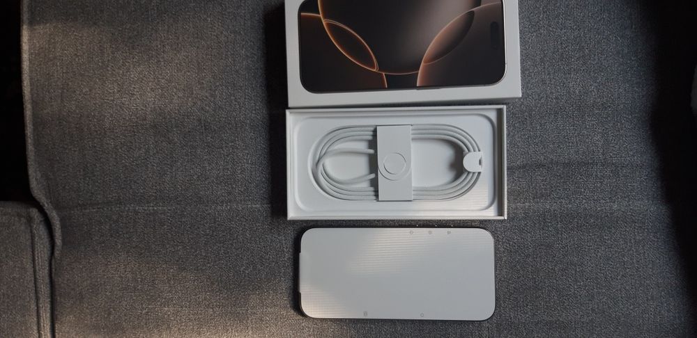 iPhone 16 Pro 512GB Desert Titanium