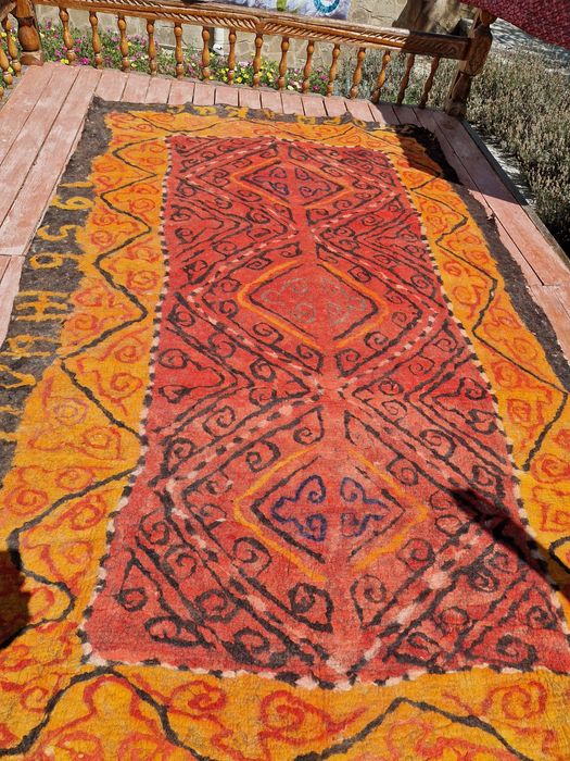 Киіз кілем, ковёр из войлока