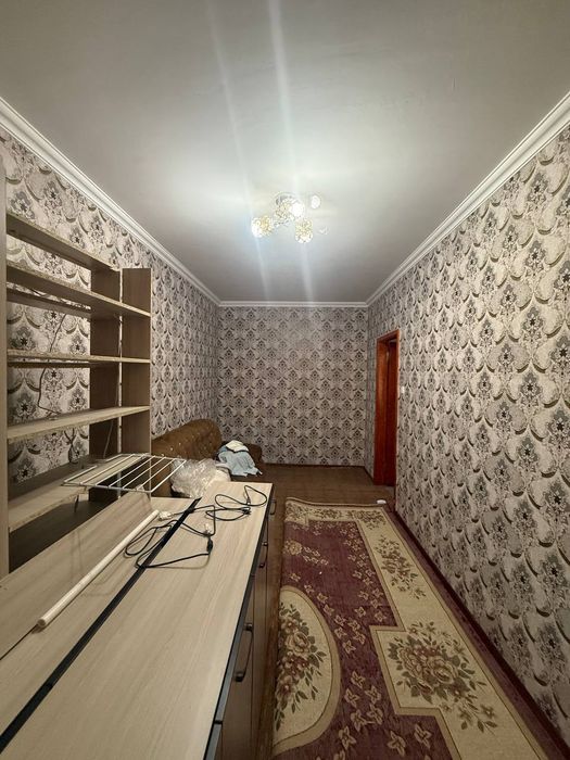 Срочно сотилади !!! 
3 хона
4-этаж  
5 этажлик панельный дом 
Галаба Ш