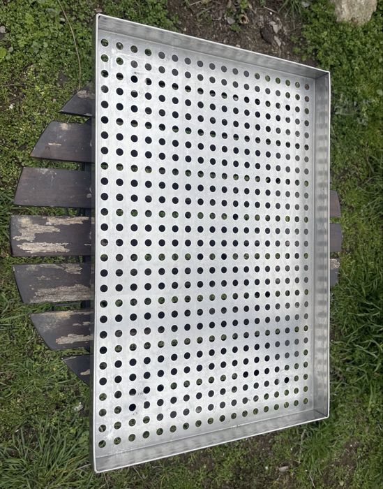 Vând set de 3 tăvi din inox