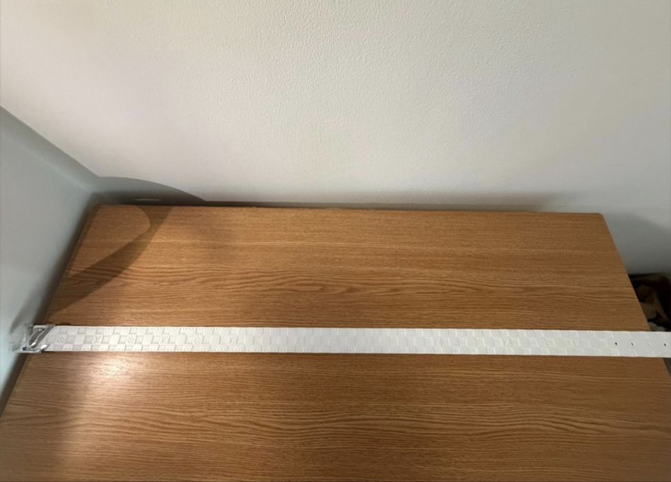 Curea Louis Vuitton Albă