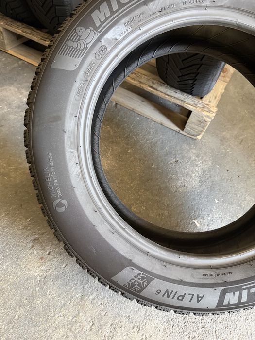 4 anvelope iarna 215/60/17 Michelin 6.5-6.8 mm!