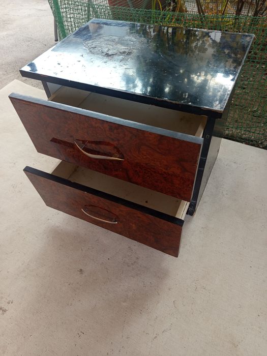 Тумбочка фирменная .