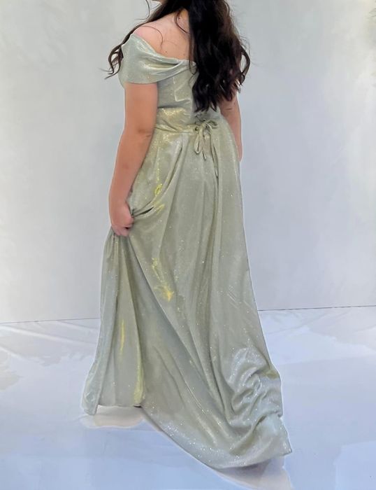 Продам новое вечернее шикарное платье