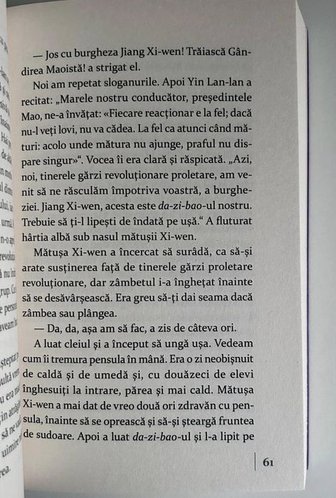 Carte Cravata roșie de Ji-li Jiang