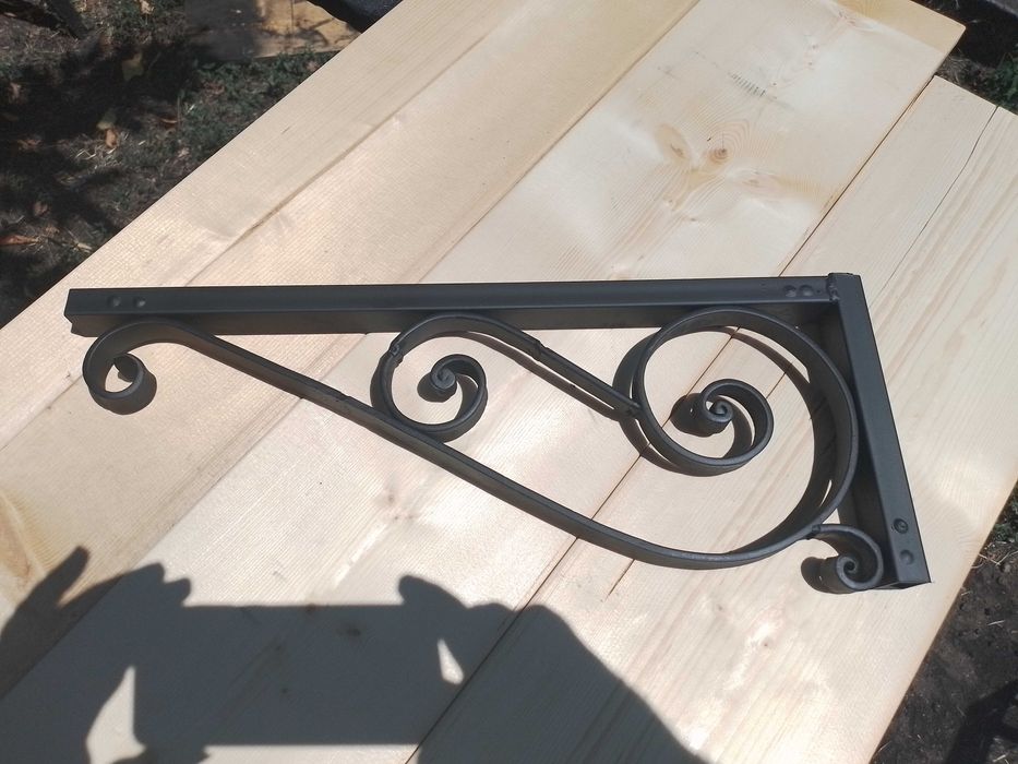 Конзоли рафтодържачи стойки и ъгли за рафтове етажерки мивки фенери