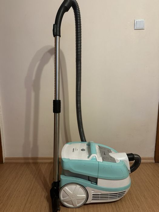 Прахосмукачка  Bosch за сухо и мокро BWD420HYG