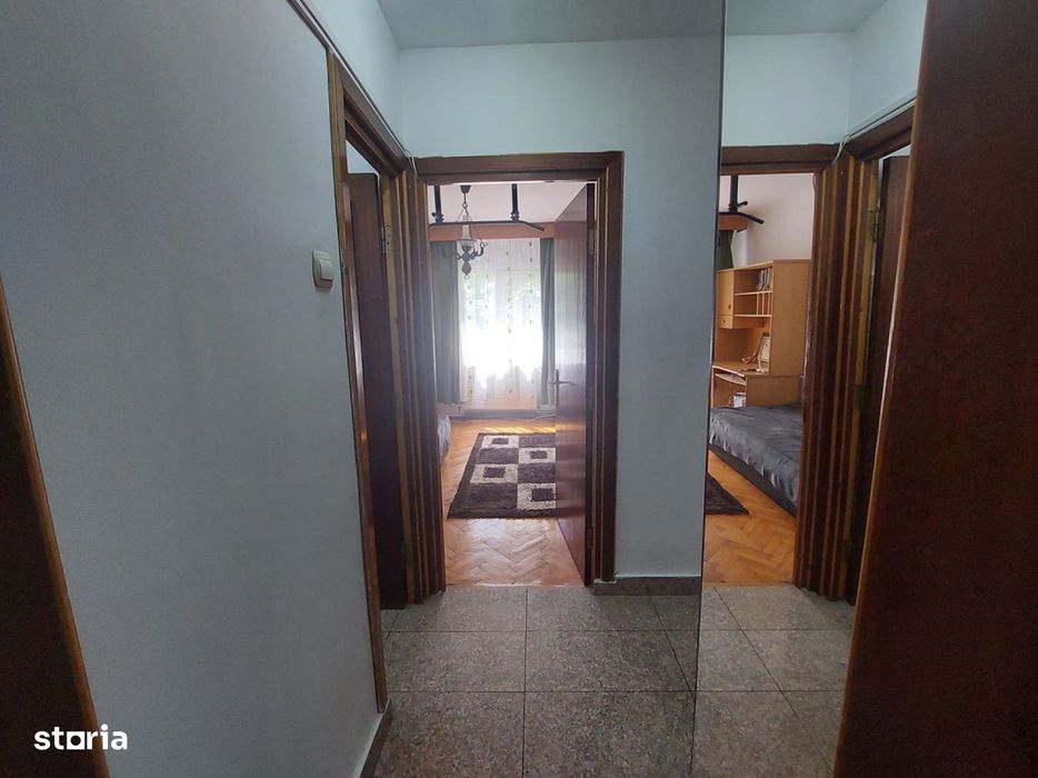 Apartament 3 camere de inchiriat – Decomandat, Etaj 1, Zona Dezrobir