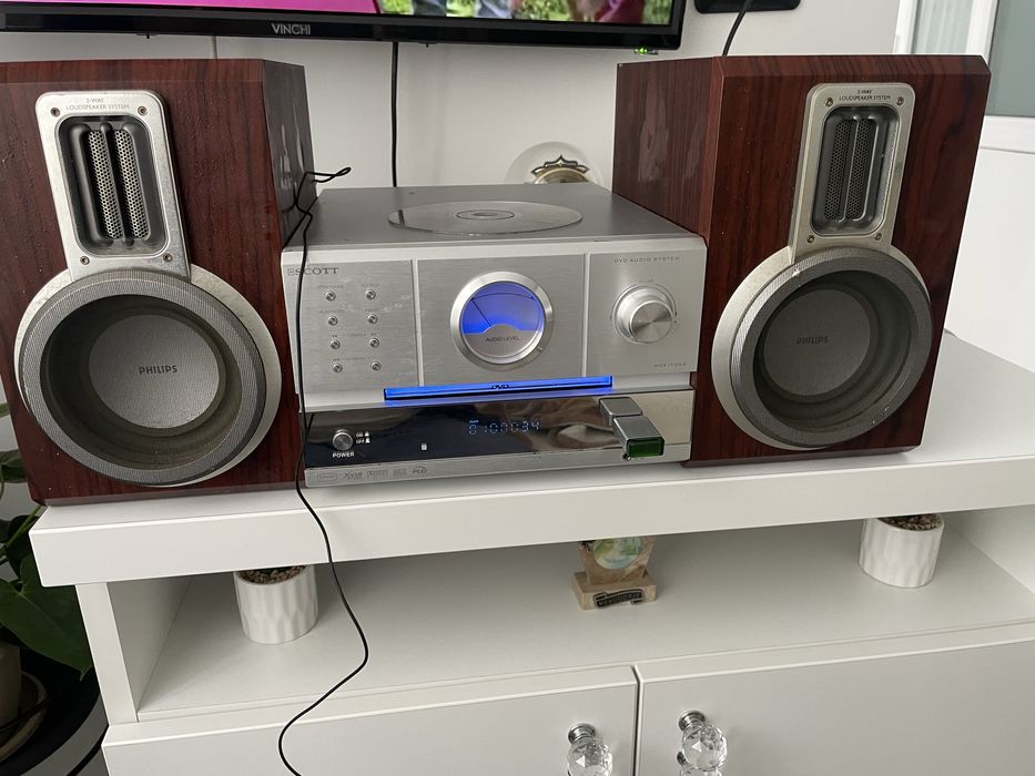 Vand combina  audio nu stiu ce este cu ia