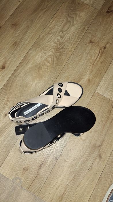 Дамски сандали номер 37