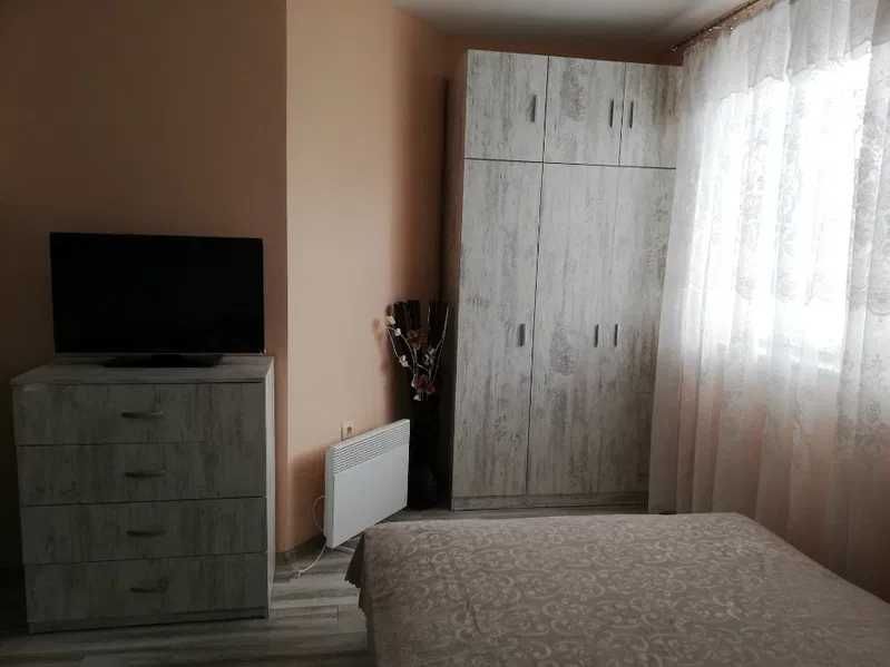 Дава се под наем Едностаен апартамент в София, Студентски град - 45 кв.м за 335 € - Снимка #1