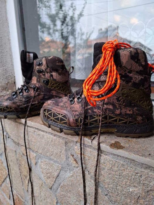 Туристически обувки