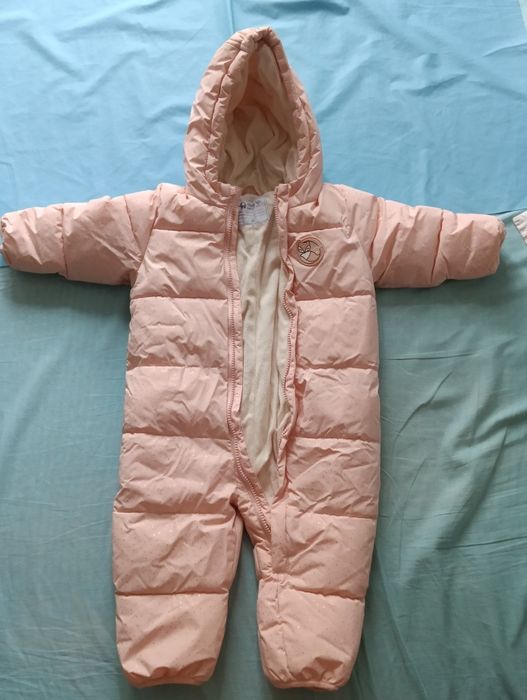 Продам зимний комбинезон на девочку