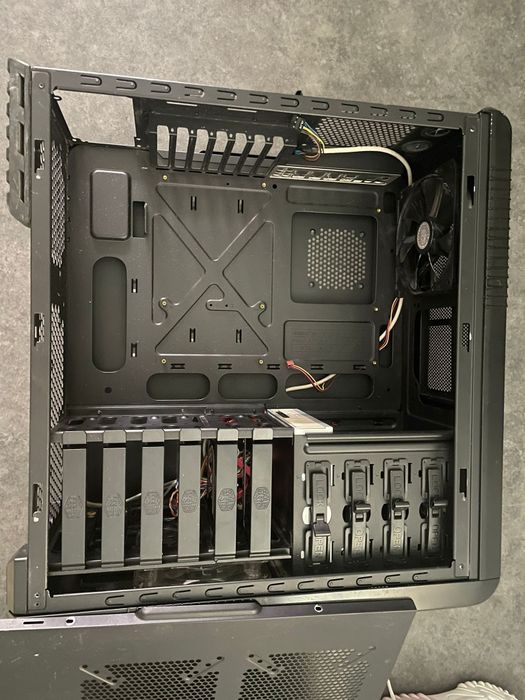 Carcasă pc gaming cooler master CM 690 II
