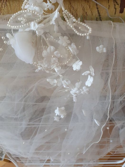 Булчинска рокля красива удобна и стои перфектно