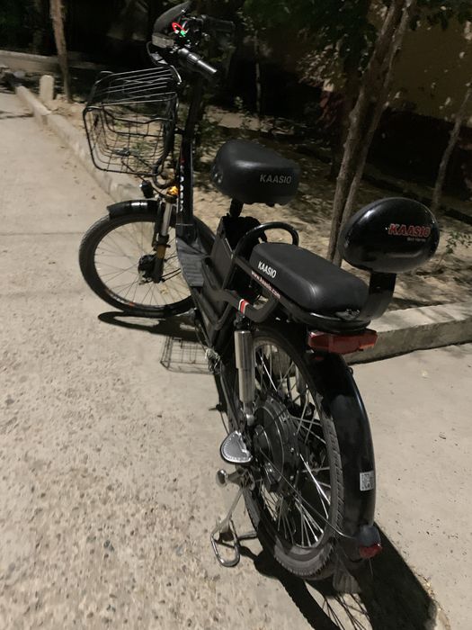 Srochna sotiladi skuter