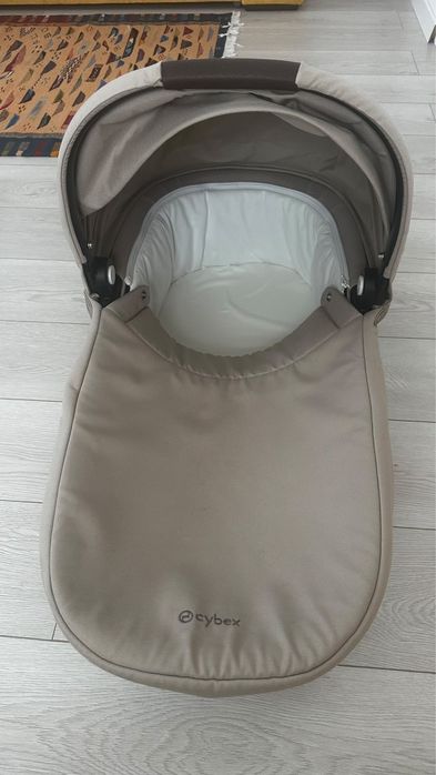 Vand 2 landouri Cybex in stare perfecta
