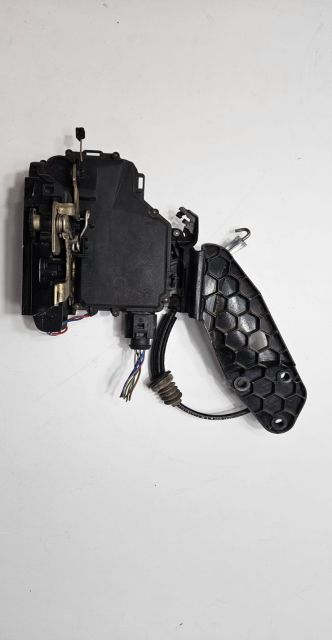 Broasca usa dreapta spate 1J4839768B Volkswagen VW Golf a 4-a generat