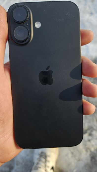 Продаётся айфон 16