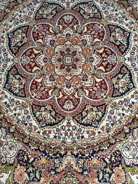 Ковер 1.5*2 турция 20000 тг