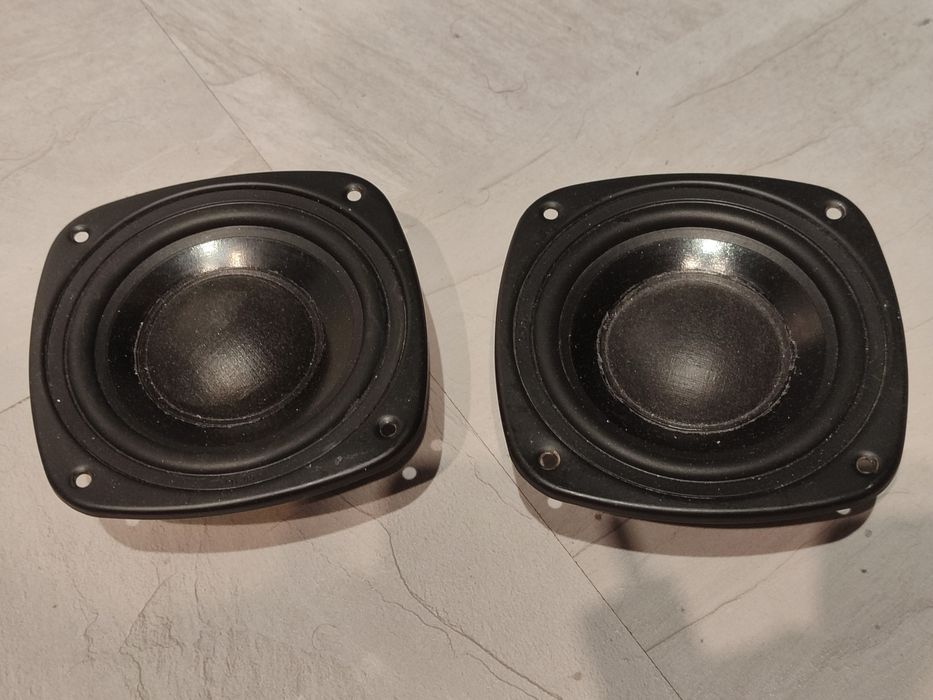 Difuzoare audio sunet medii bas tweetere