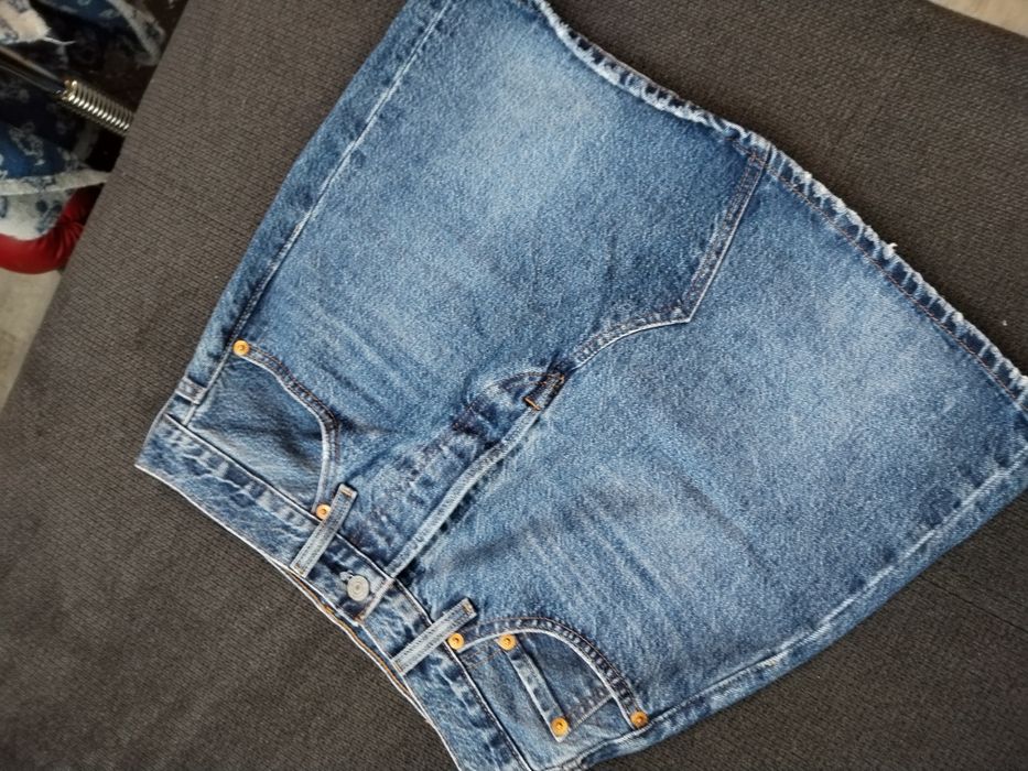 Нова дънкова пола Levi's, Diesel