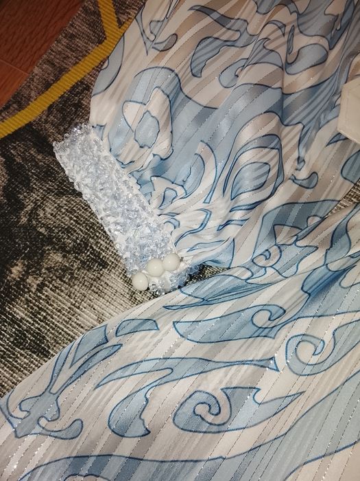 Продам платье  цена договорная