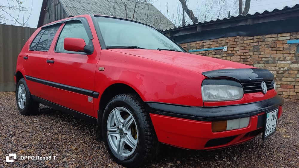 Продам гольф 3  1.8 моно впрыск