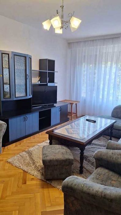 Дава се под наем Тристаен апартамент в Пловдив, Център - 65 кв.м за 350 € - Снимка #2