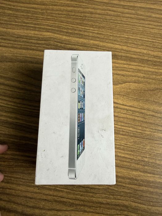 iPhone 5.
