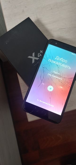 Продам смартфон LG X 4+