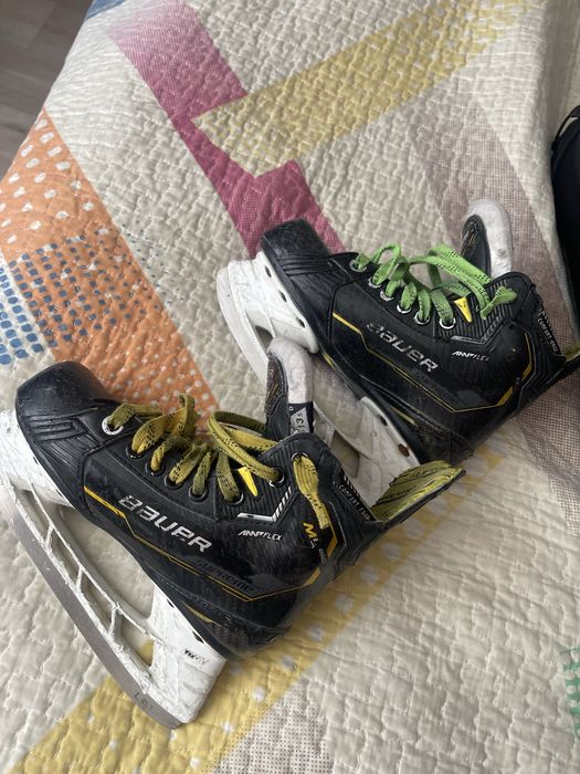 Коньки хоккейные